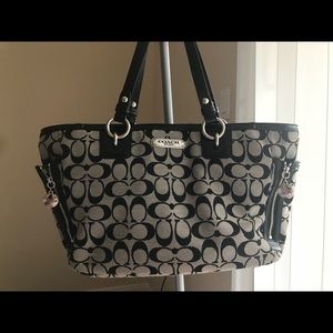 Coach handbag - Classic Coach logo - Authentic